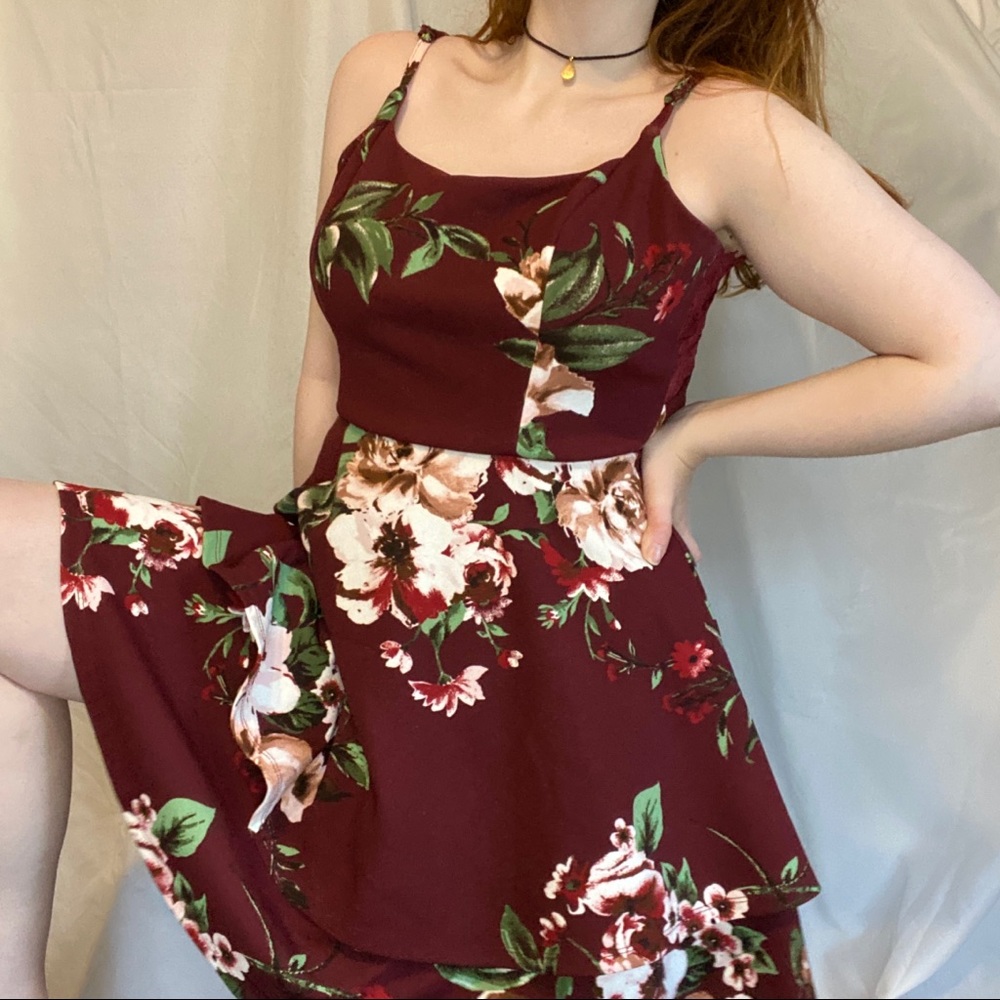FRANCESCA’S Women’s Burgundy Floral Dress